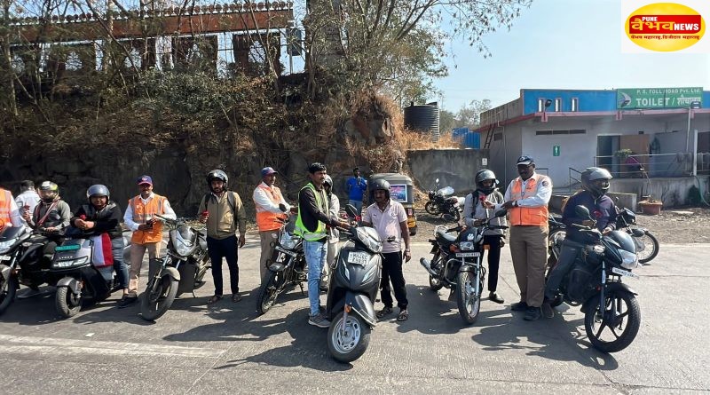 महामार्ग पोलीस यांच्या वतीने खेड शिवापूर येथे रस्ता सुरक्षा अभियान कार्यक्रम संपन्न