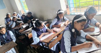 किकवी विद्यालयात 15 ऑगस्ट निमित्त निबंध स्पर्धेचे आयोजन